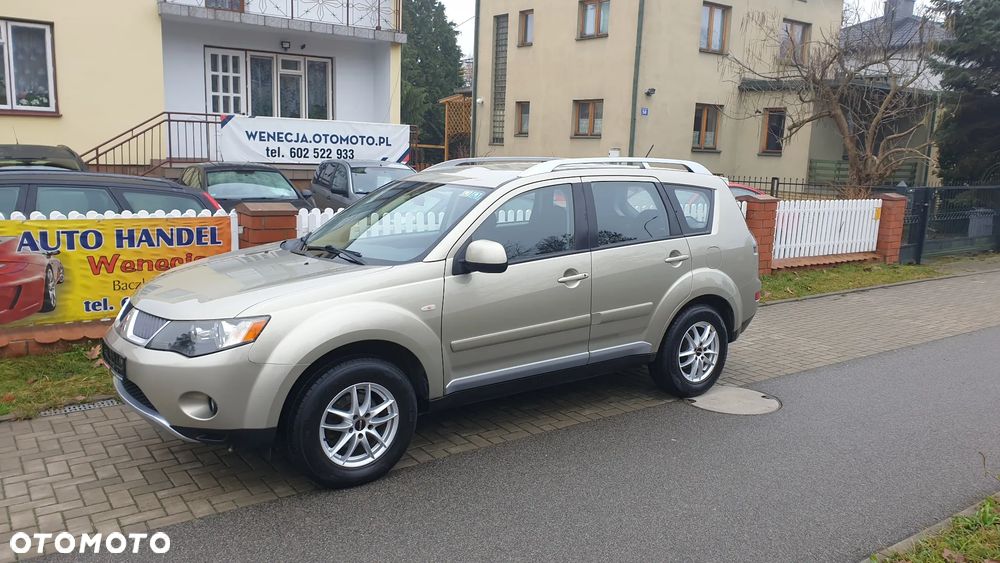 Mitsubishi Outlander 2.0 DI-D 4WD Invite - 1