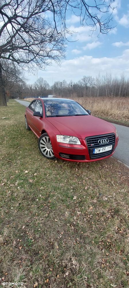 Audi A8 4.2 L Quattro - 2