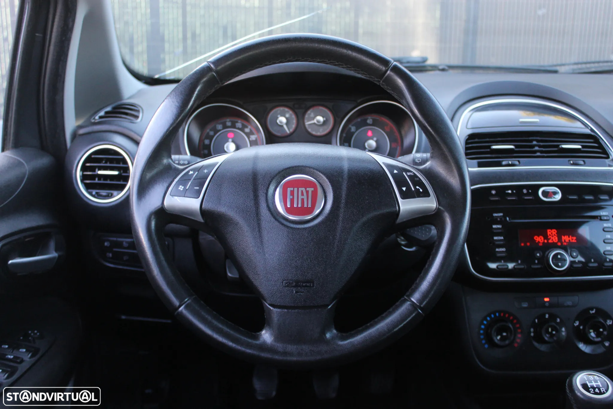 Fiat Punto 1.3 M-Jet Lounge S&S - 10