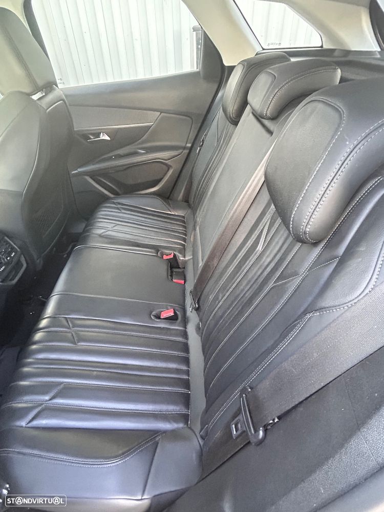Peugeot 3008 PureTech 130 Stop & Start GPF EAT8 Allure - 19