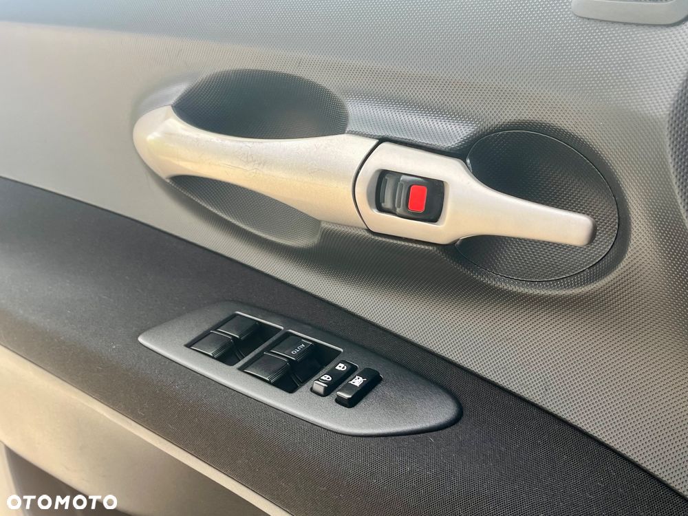 Toyota Auris 1.6 VVT-i Premium - 18