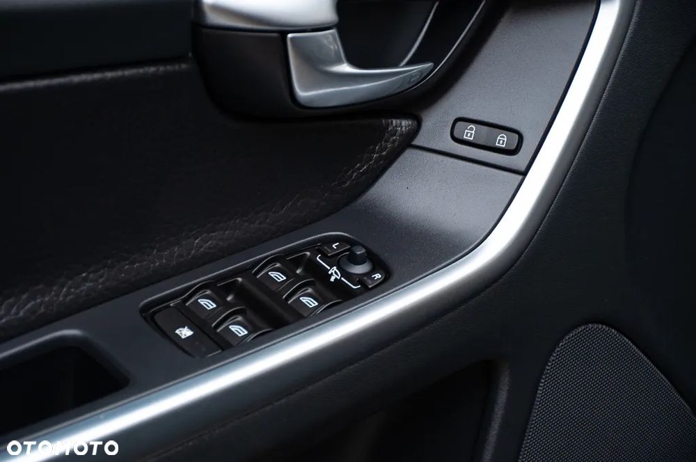 Volvo XC 60 2.4D Summum - 38