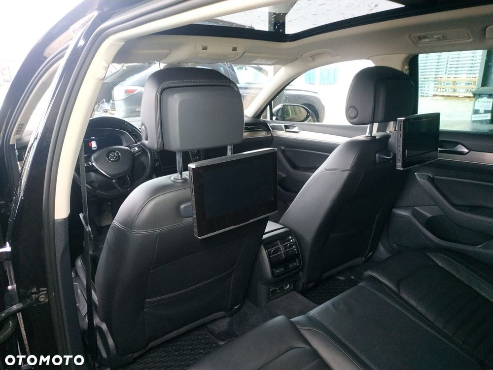 Volkswagen Passat - 16