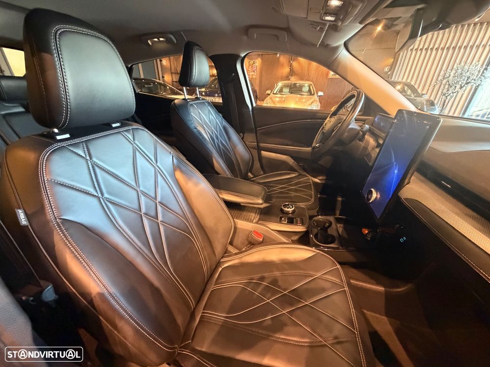 Ford Mustang Mach-E Premium - 36