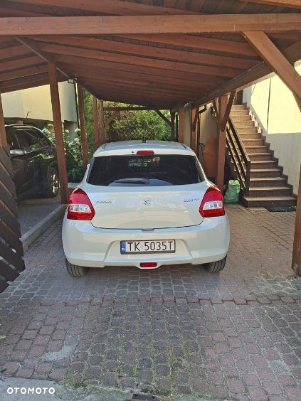 Suzuki Swift 1.2 Premium Plus - 4