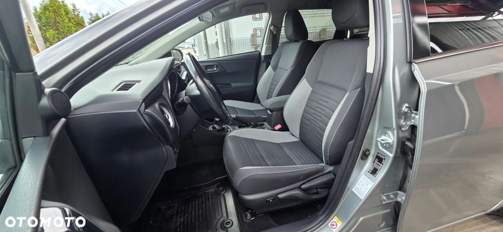 Toyota Auris 1.6 D-4D Design Edition - 32