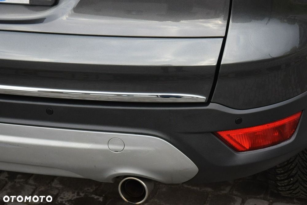 Ford Kuga 2.0 TDCi 2x4 Titanium - 13