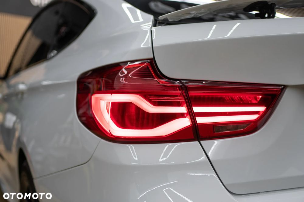 BMW Seria 3 320i GPF xDrive M Sport Shadow sport - 40