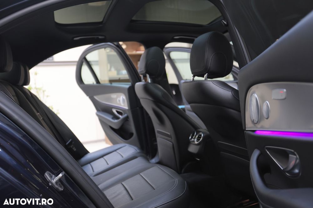 Mercedes-Benz E 300 de 4Matic 9G-TRONIC AMG Line - 12