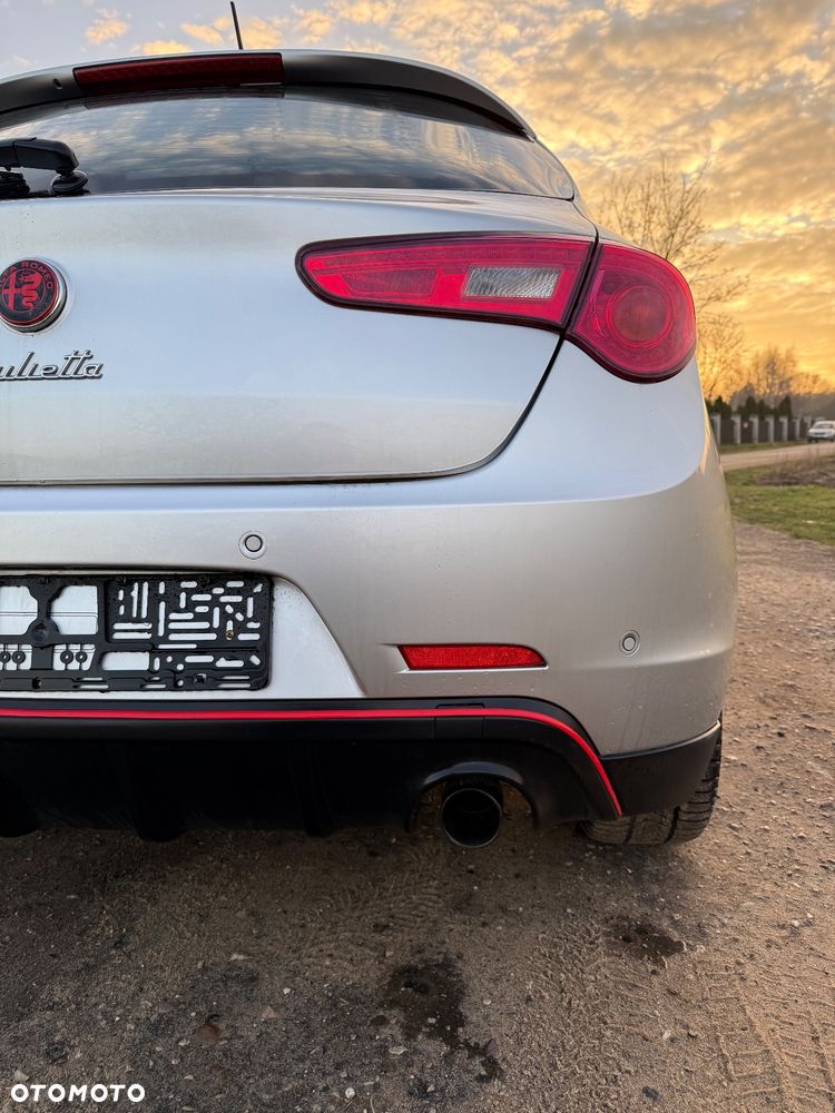 Alfa Romeo Giulietta 1.6 JTDM Veloce - 10