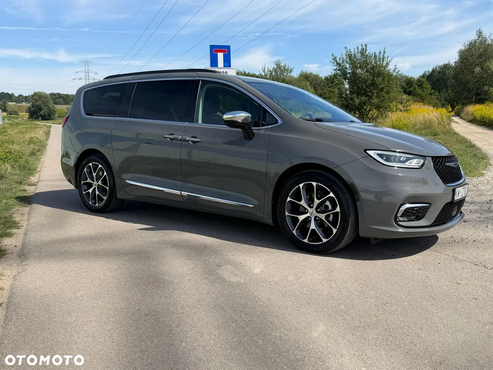 Chrysler Pacifica - 25