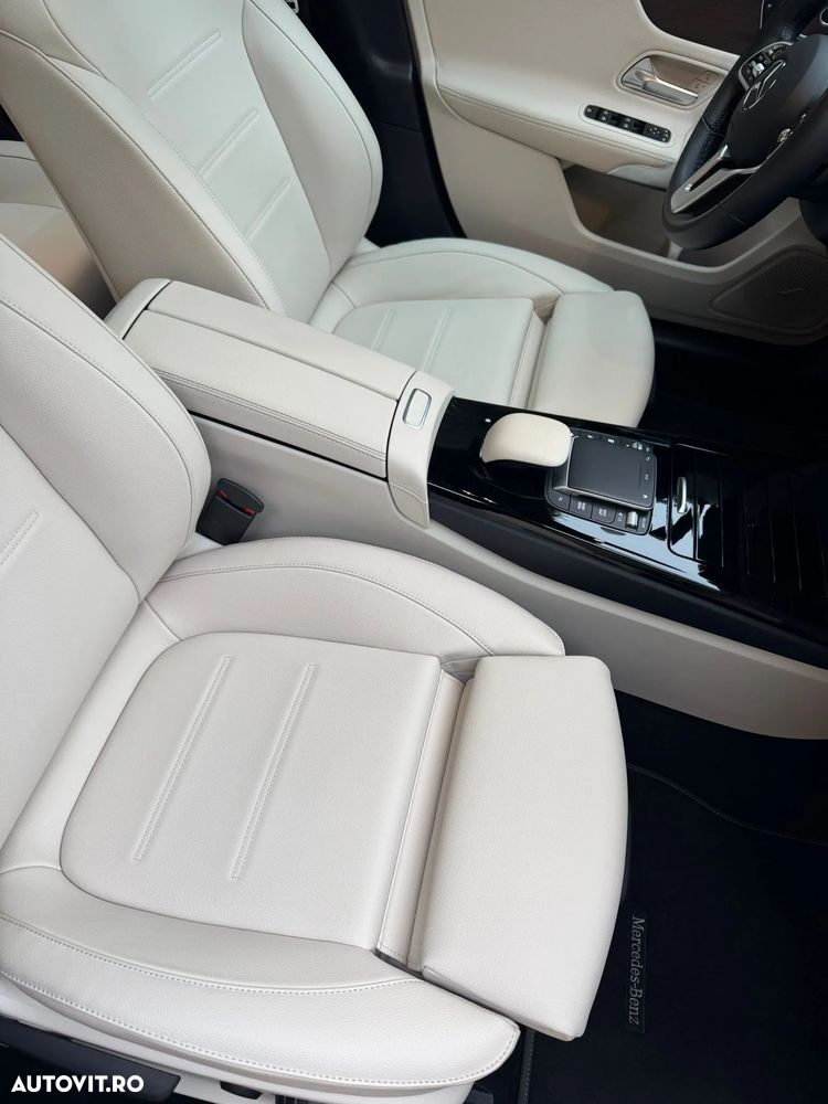 Mercedes-Benz A 220 4MATIC Sedan Aut. - 12