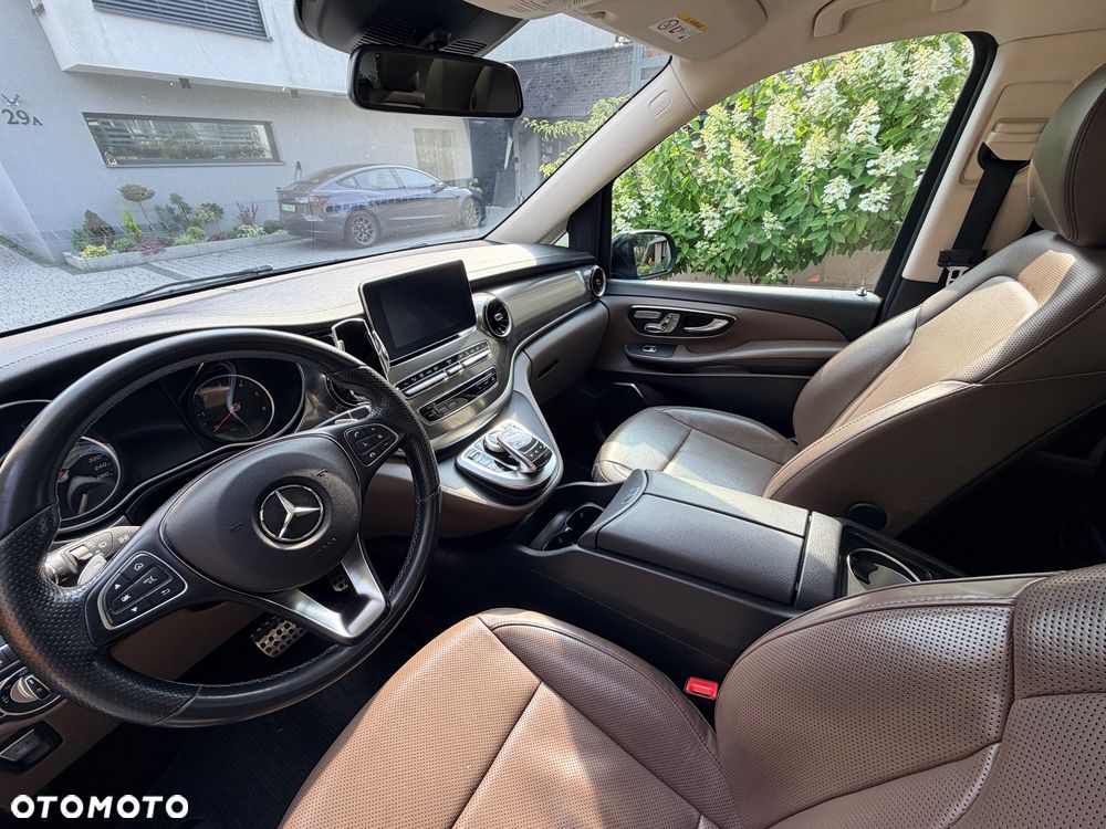 Mercedes-Benz Klasa V 300 d 4-Matic Exclusive 9G-Tronic (d³ugi) - 8