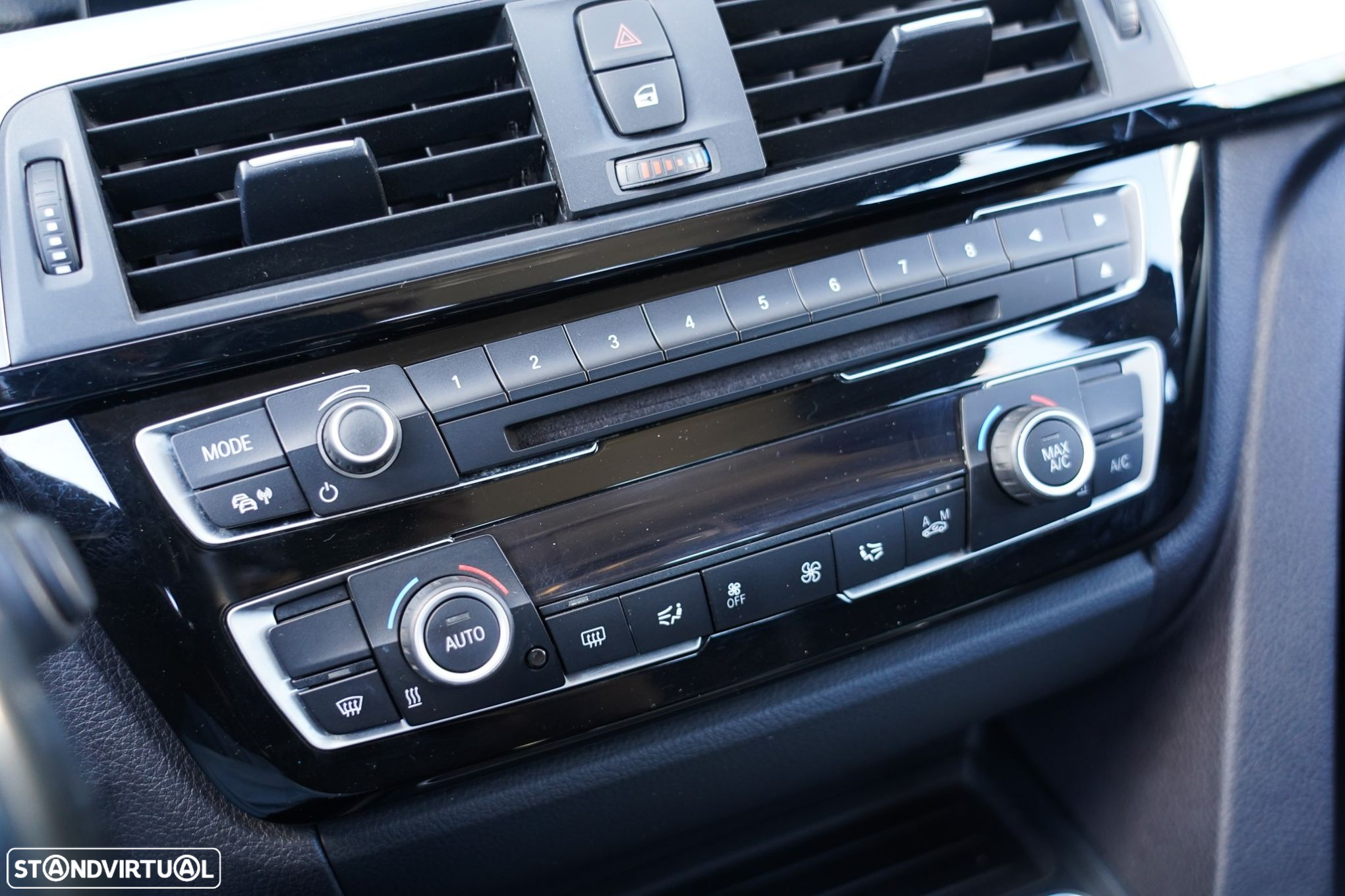 BMW 318 d Touring Line Sport Auto - 13