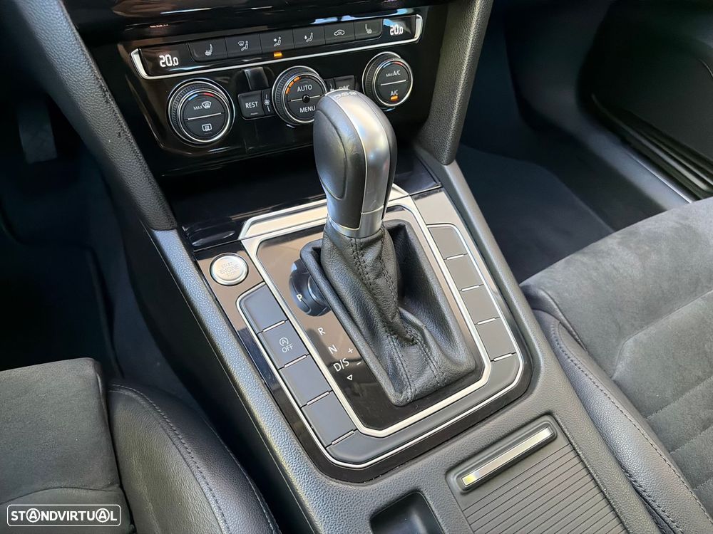 VW Passat Variant 2.0 TDI Highline DSG - 46