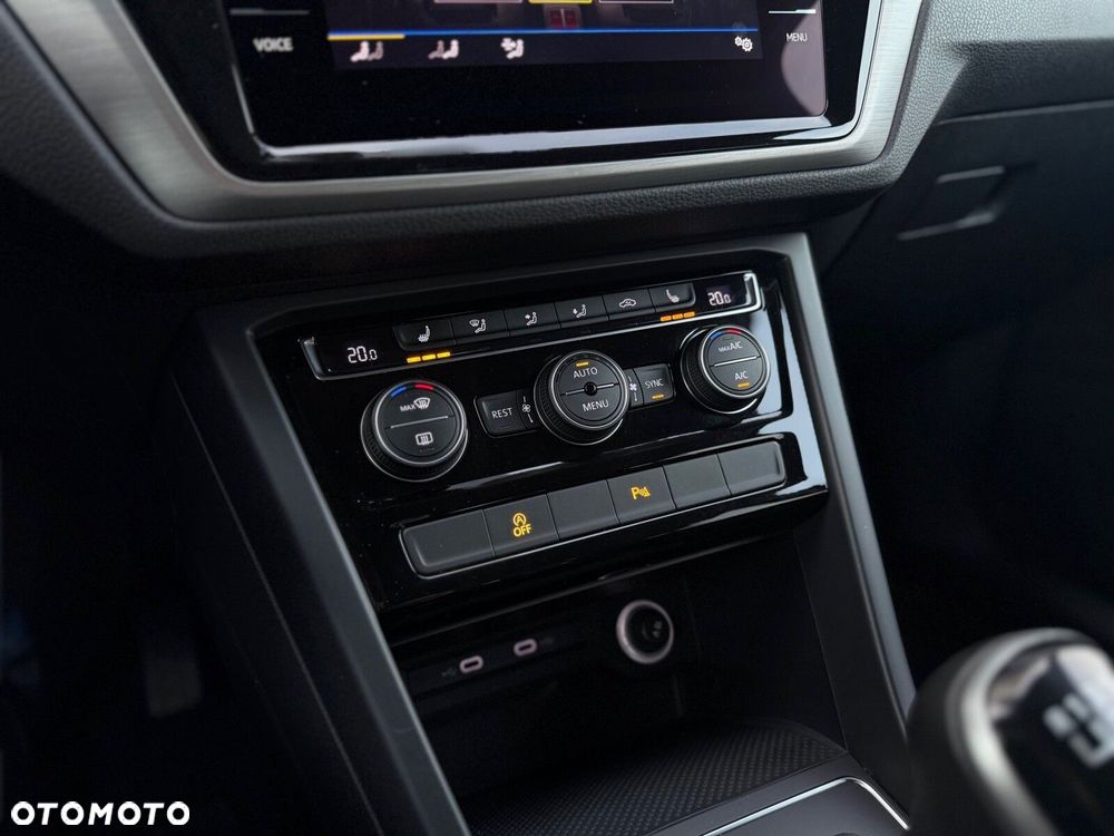 Volkswagen Touran 2.0 TDI BMT SCR Comfortline - 22