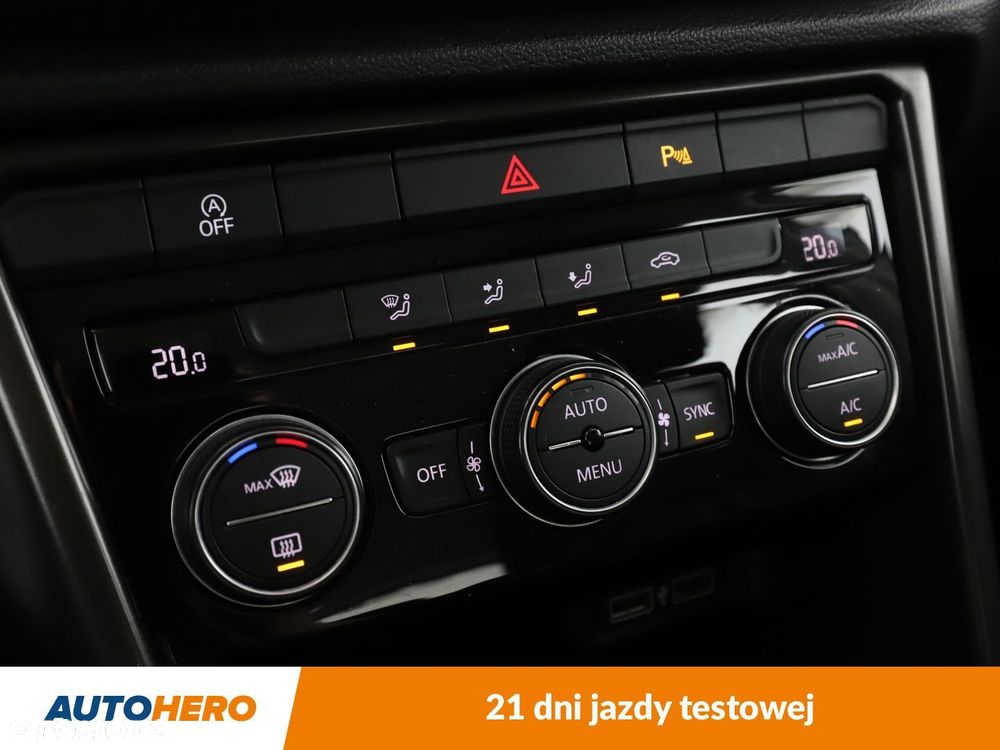 Volkswagen T-Roc 1.0 TSI Premium - 25