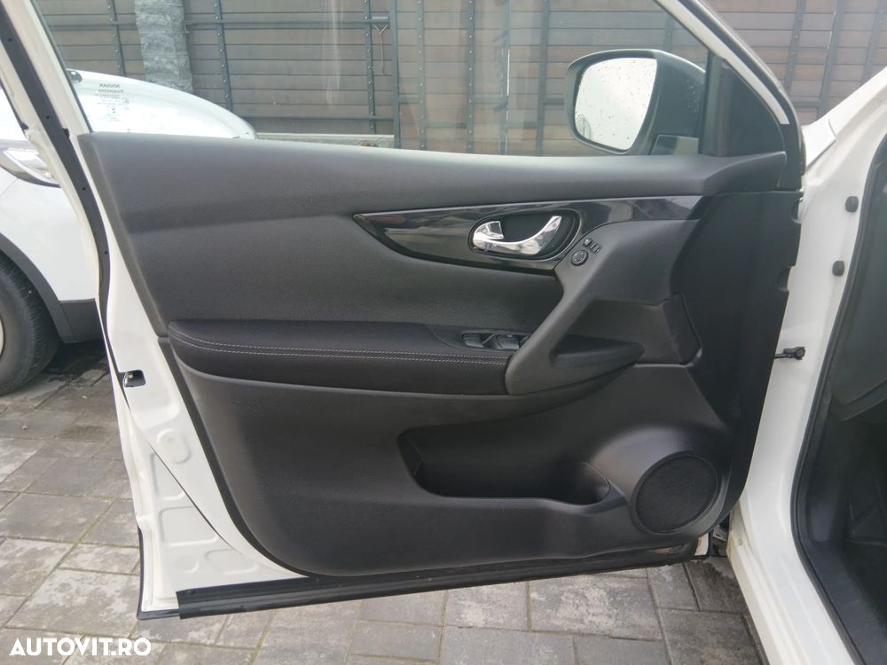Nissan Qashqai 1.6 DCI ALL-MODE 4x4i N-Connecta - 14