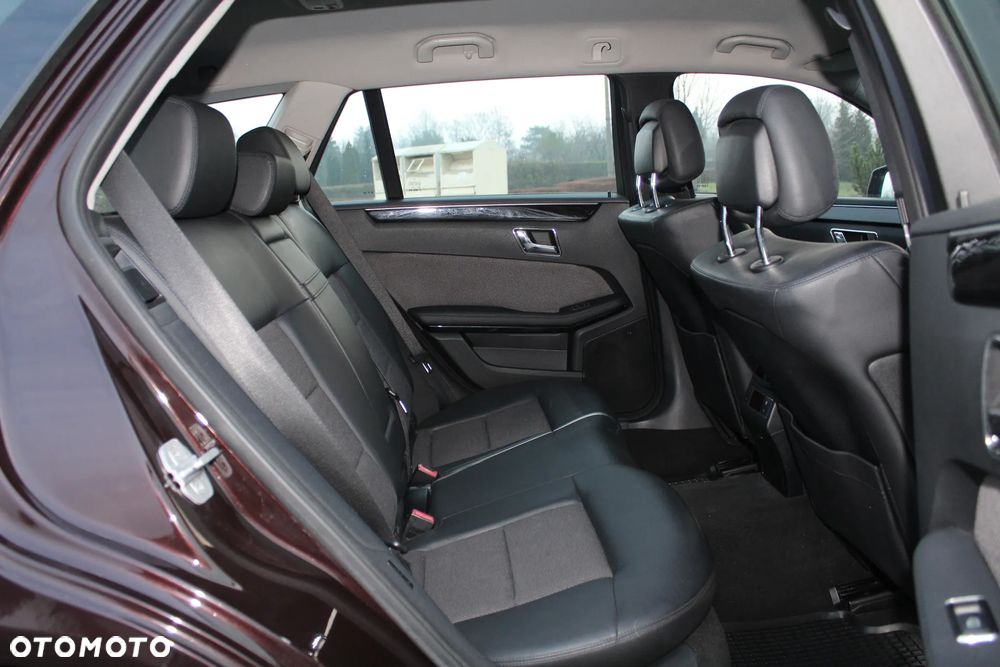 Mercedes-Benz Klasa E 250 CGI BlueEFFICIENCY 7G-TRONIC Avantgarde - 25