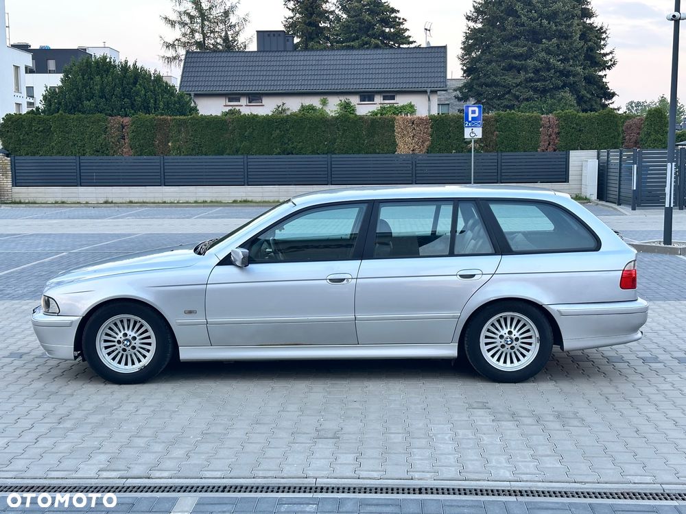 BMW Seria 5 520i - 6