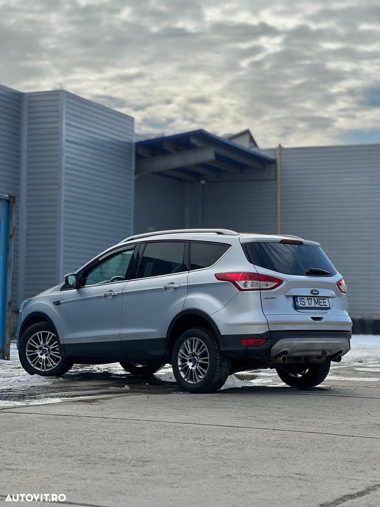 Ford Kuga 2.0 TDCi Powershift 4WD Titanium - 4