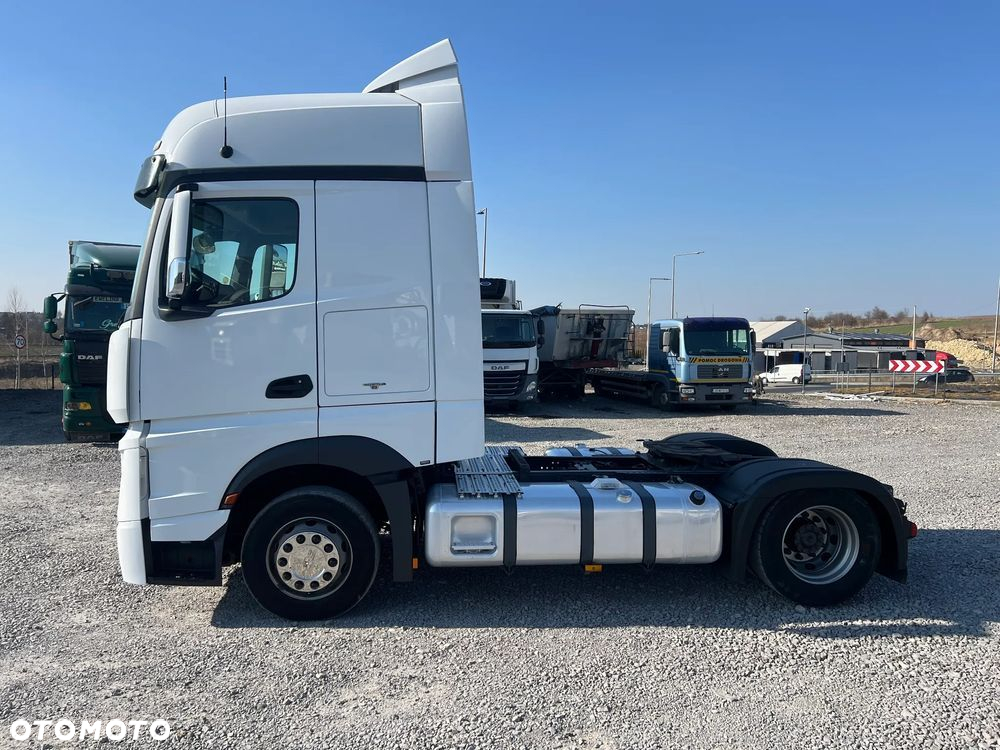 Mercedes-Benz Actros - 3