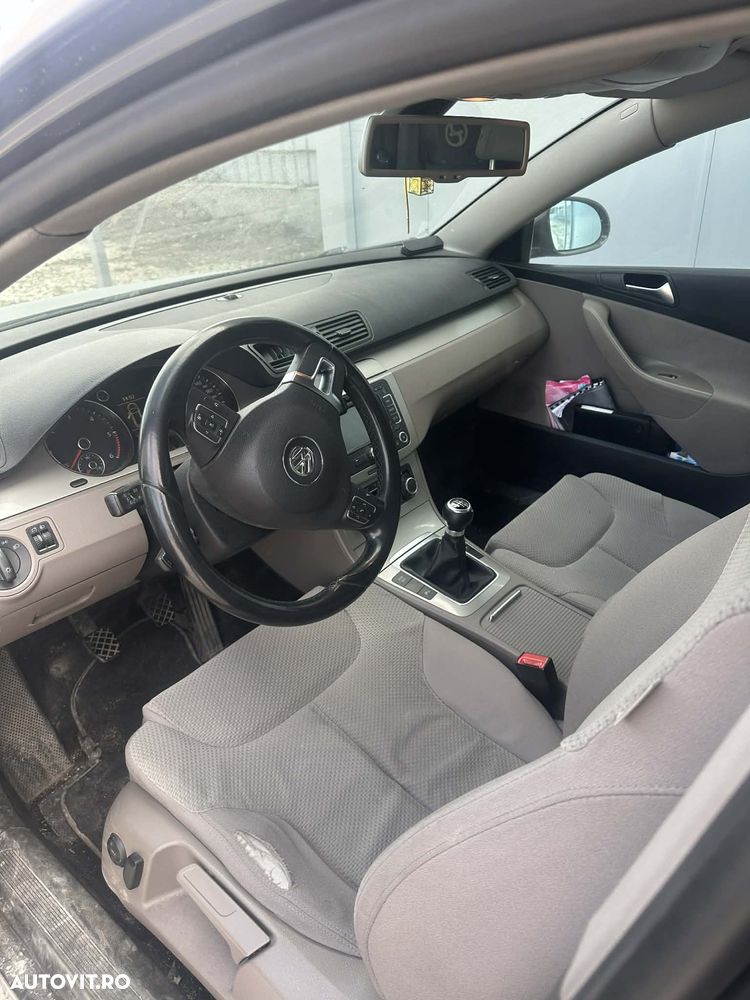 Volkswagen Passat 1.6TDI BlueMotion Tehnology Comfortline - 13