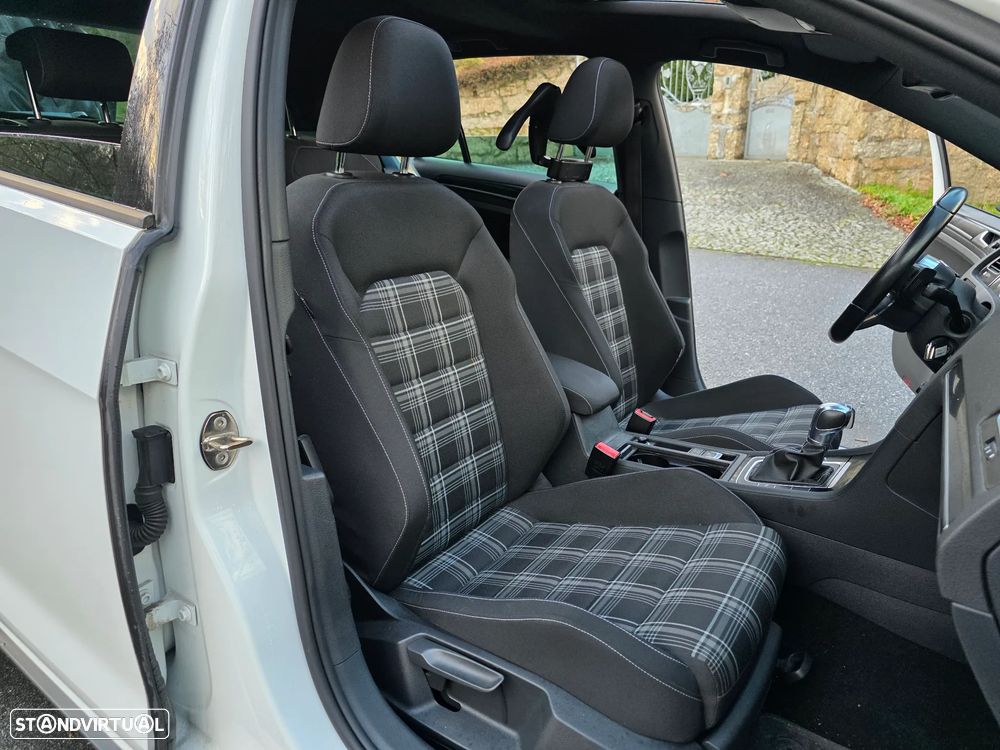 VW Golf GTD (BlueMotion ) DSG - 24