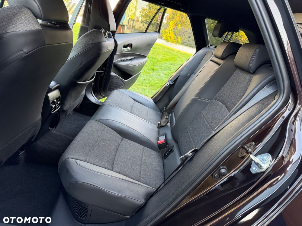 Toyota Corolla 1.8 Hybrid Style - 31