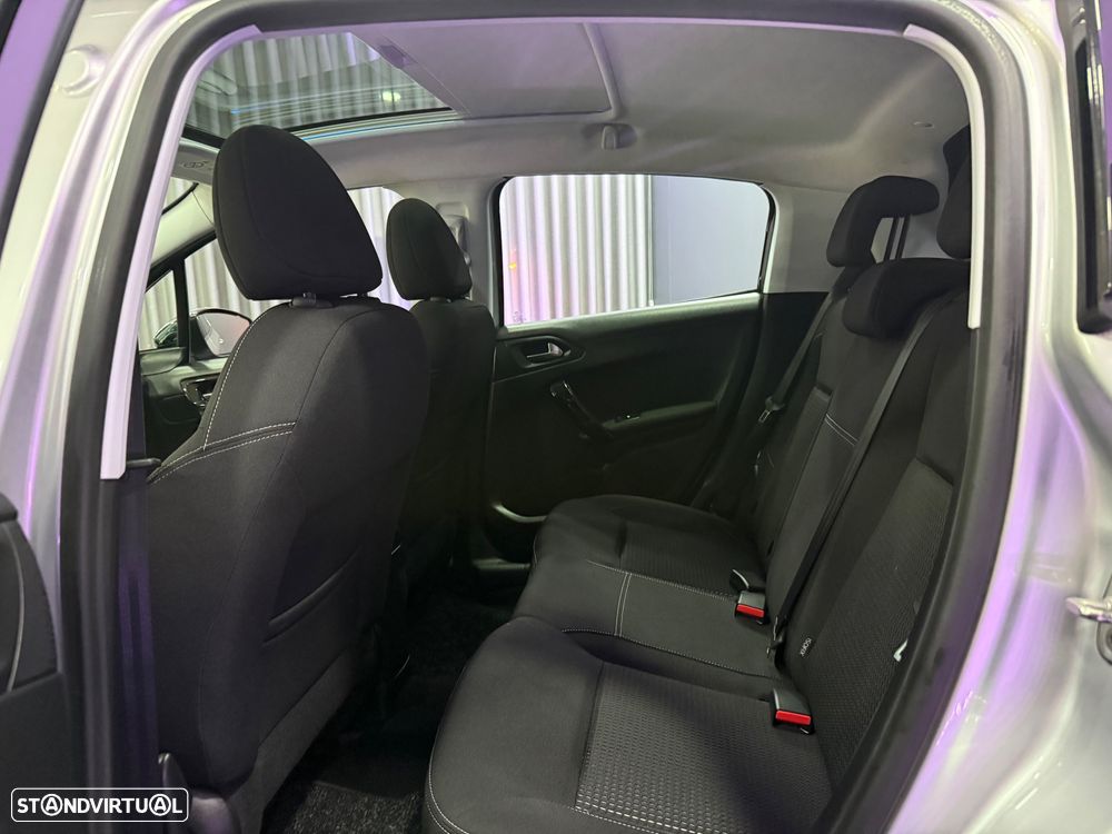 Peugeot 208 PureTech 82 Start & Stop Allure - 8