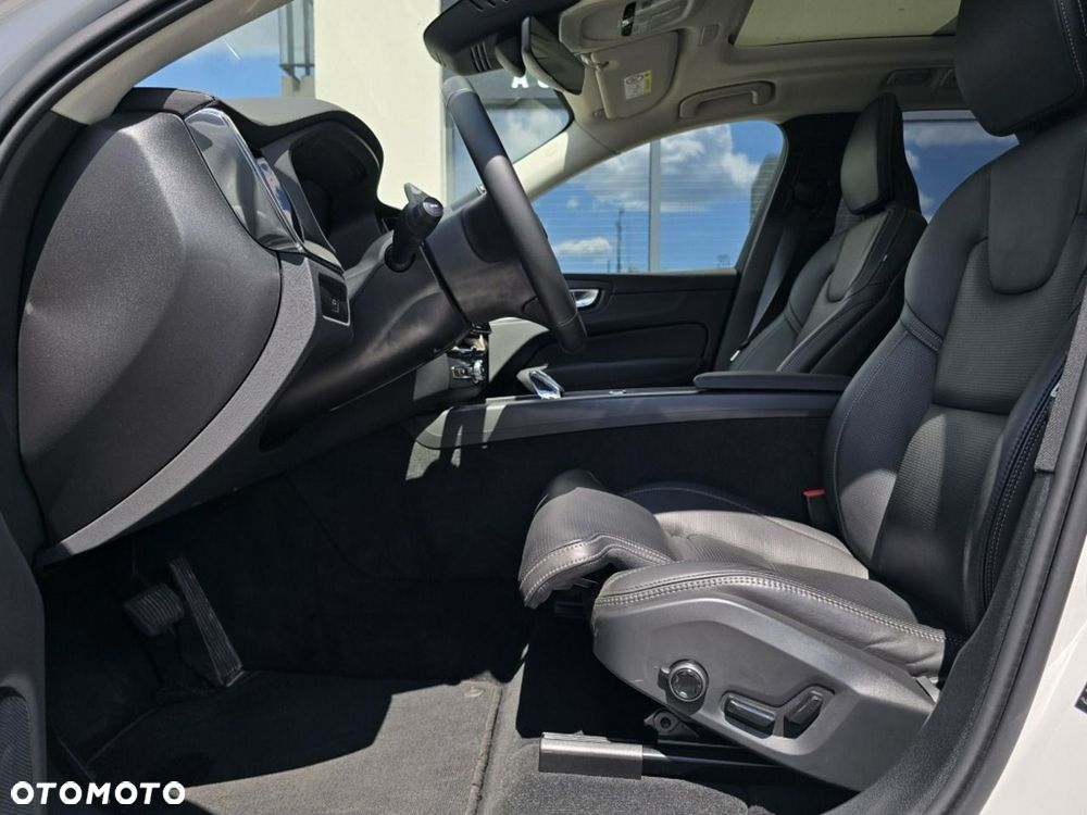 Volvo XC 60 B5 B AWD Ultra Dark - 8