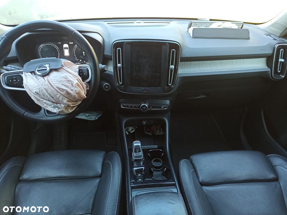 Volvo XC 40 B4 B AWD Geartronic RDesign - 14