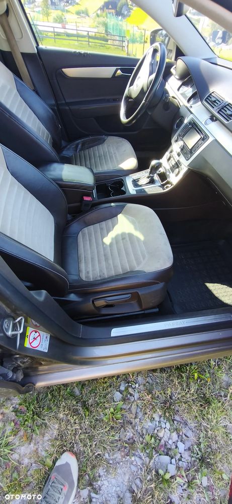 Volkswagen Passat 2.0 TDI DSG BlueMotion Technology Comfortline - 16