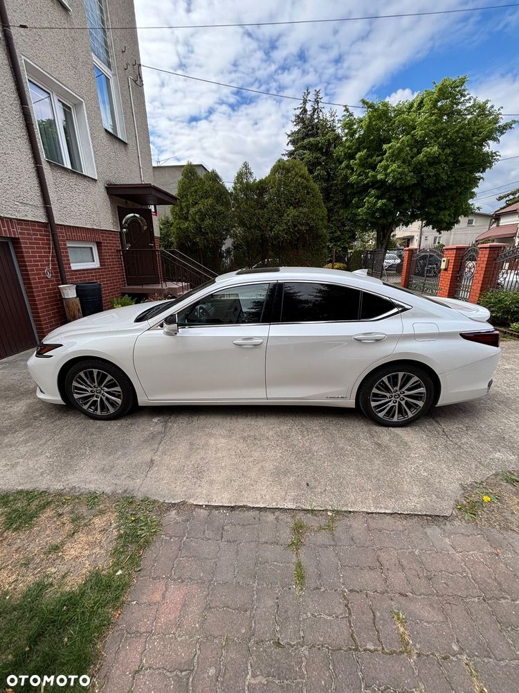Lexus ES - 3