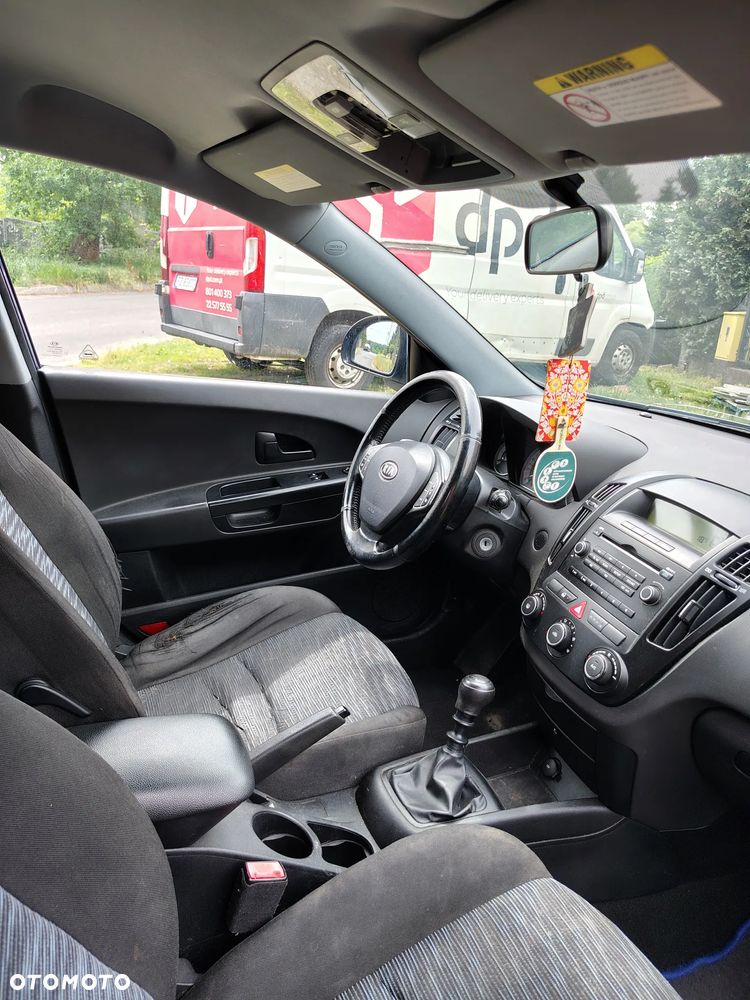 Kia Ceed 1.6 CRDi 115 Vision - 9