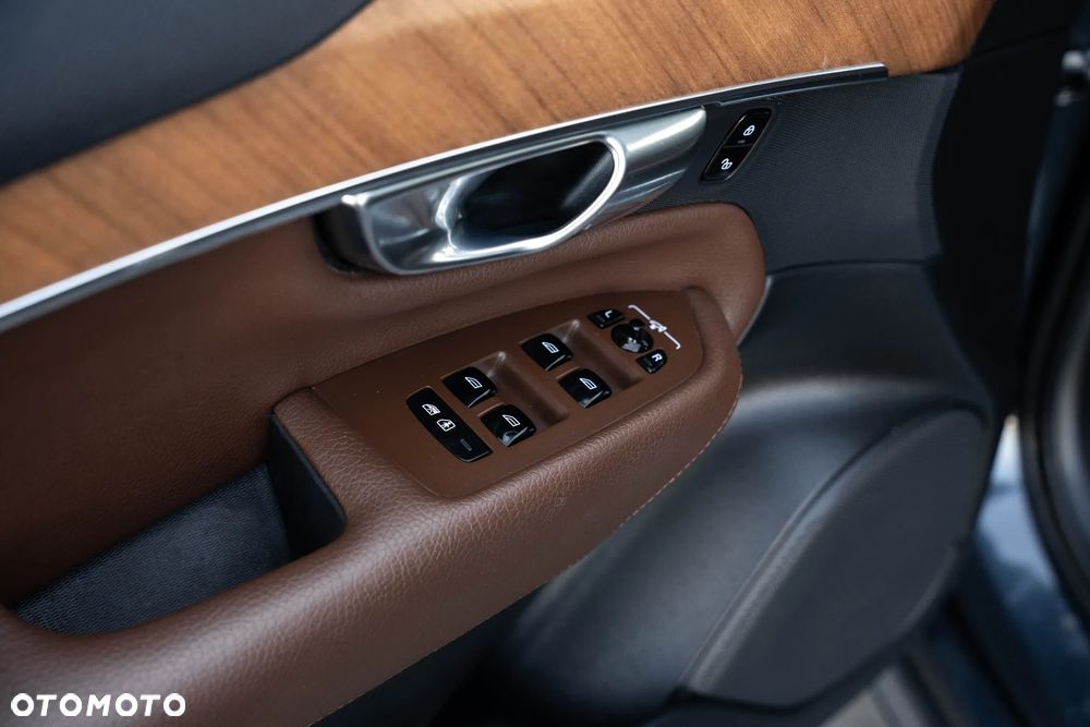 Volvo XC 90 T6 AWD Momentum - 14