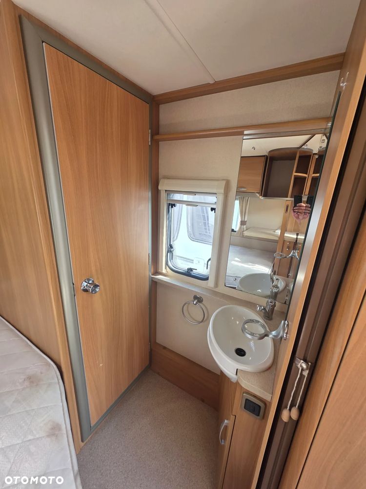 SWIFT CHARISMA 535 - 10
