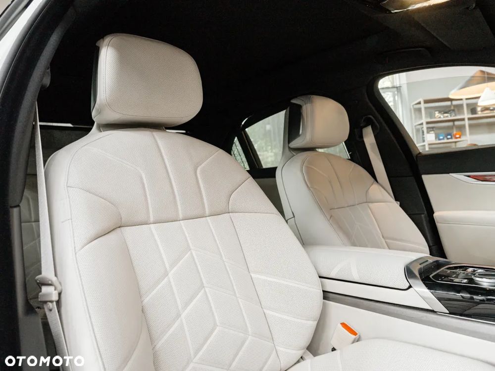 BMW Seria 7 740d xDrive - 11