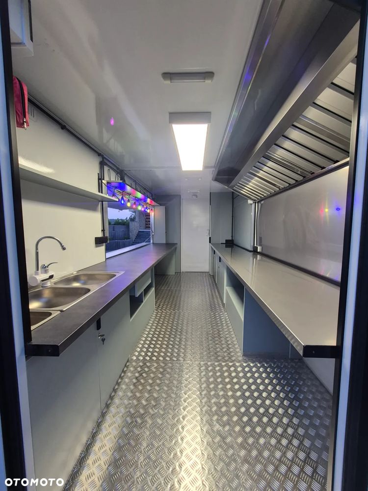 Mercedes-Benz Sprinter - 8