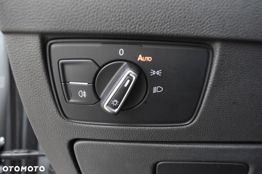 Volkswagen Passat 2.0 TDI Business DSG - 27