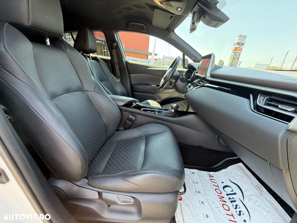 Toyota C-HR 2.0 HSD 184 CP 4x2 CVT Classy Bi-Tone - 12