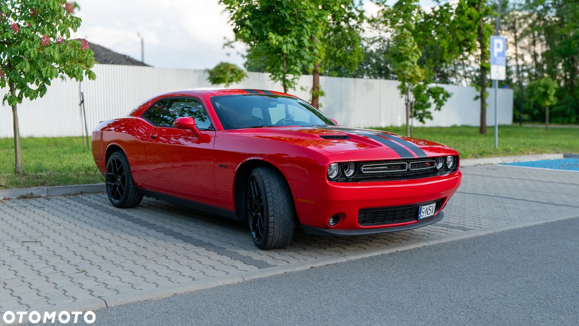 Dodge Challenger - 1