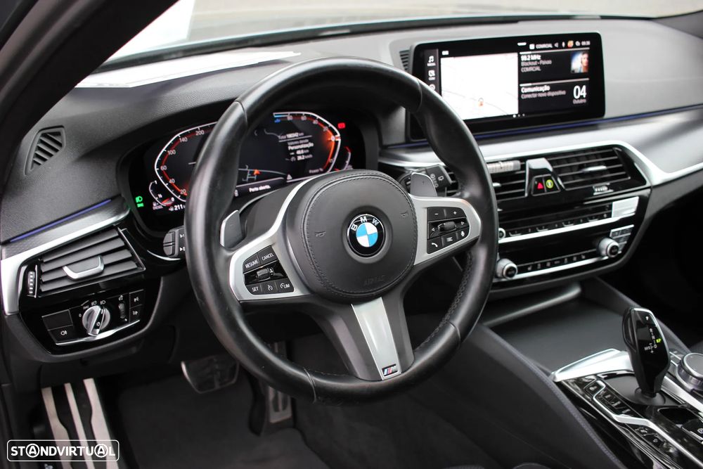 BMW 520 d Pack Desportivo M Auto - 38