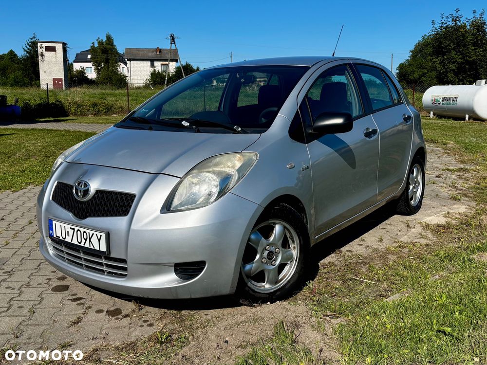 Toyota Yaris - 1