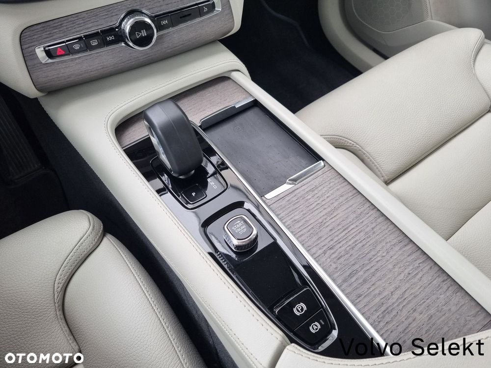Volvo XC 90 B5 B AWD Plus Bright - 32