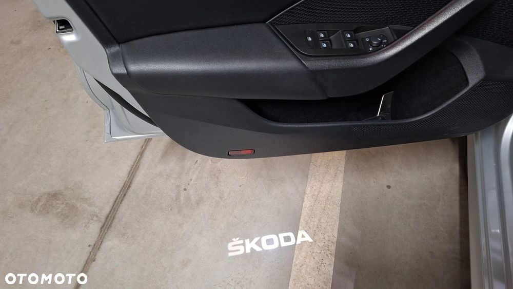 Skoda Octavia 2.0 TDI DSG Exclusive - 33