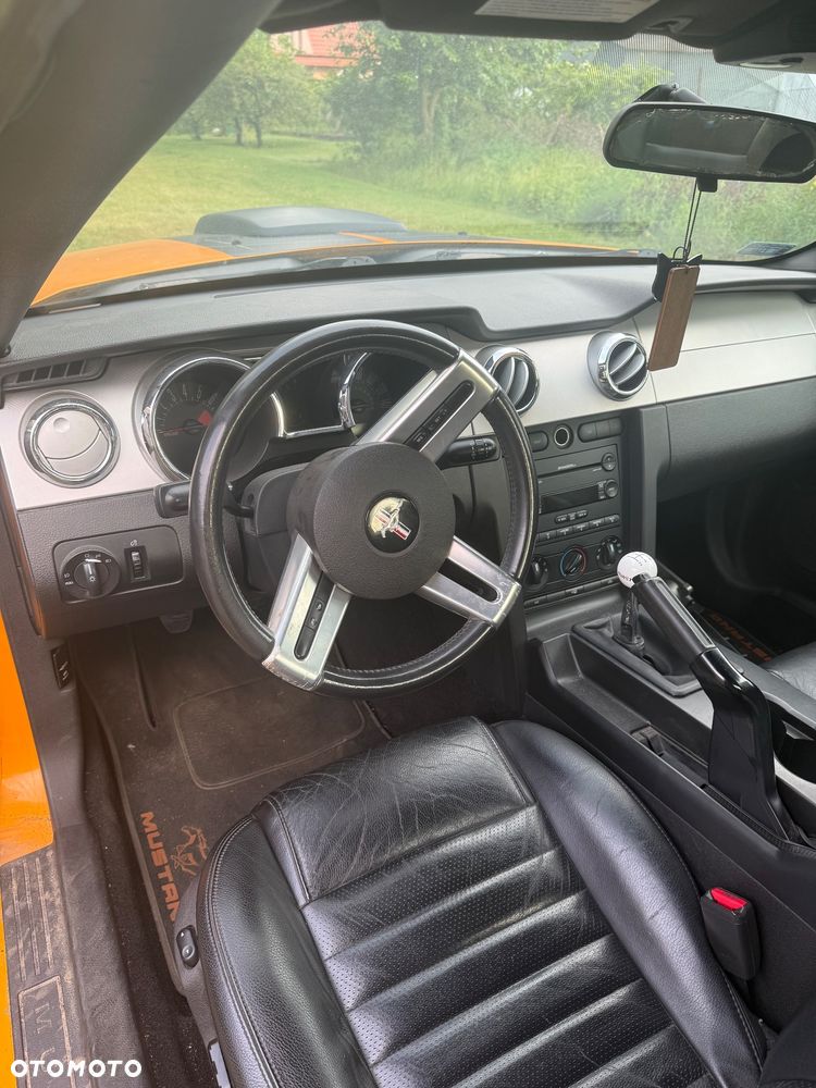 Ford Mustang 4.6 V8 GT - 16