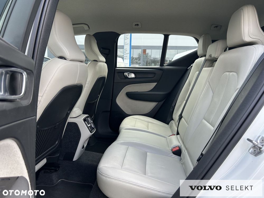 Volvo XC 40 - 25