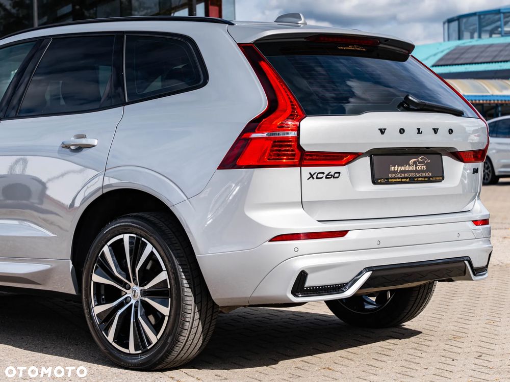 Volvo XC 60 B4 D Plus Dark - 12