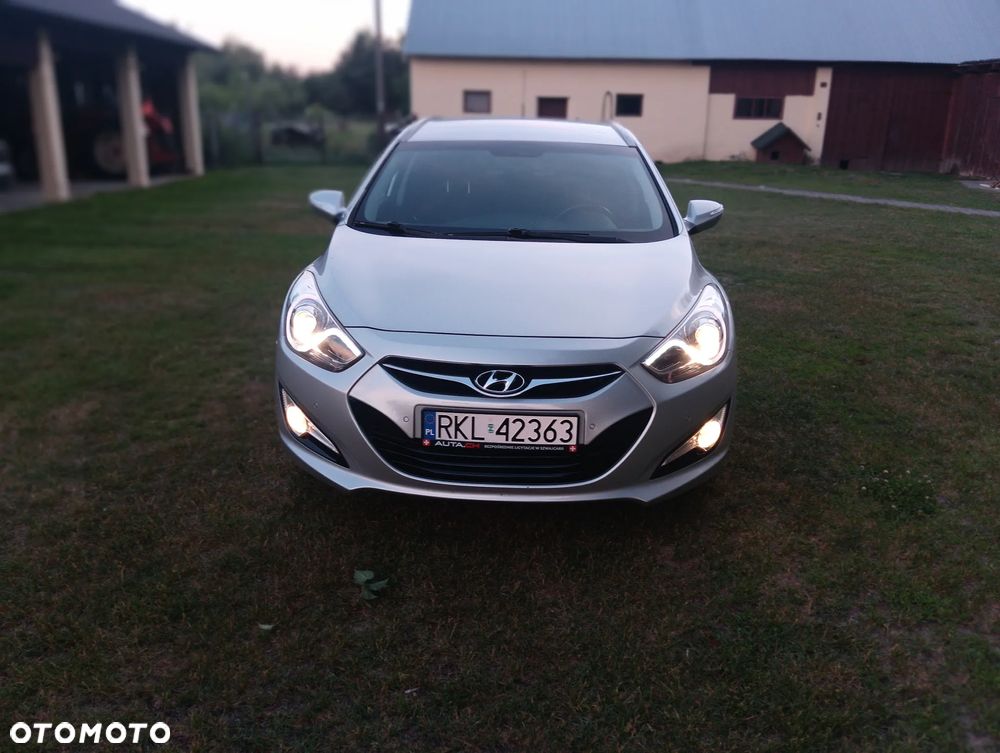 Hyundai i40 Kombi blue 1.6 Space - 10